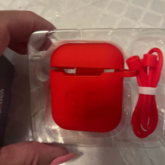 Top Tech 3 In Silicone Apple Ear pod case red - Picture 2 of 3